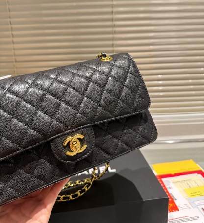 CC MEDIUM CLASSIC FLAP BAG GOLD HARDWARE BLACK 26CM A01113