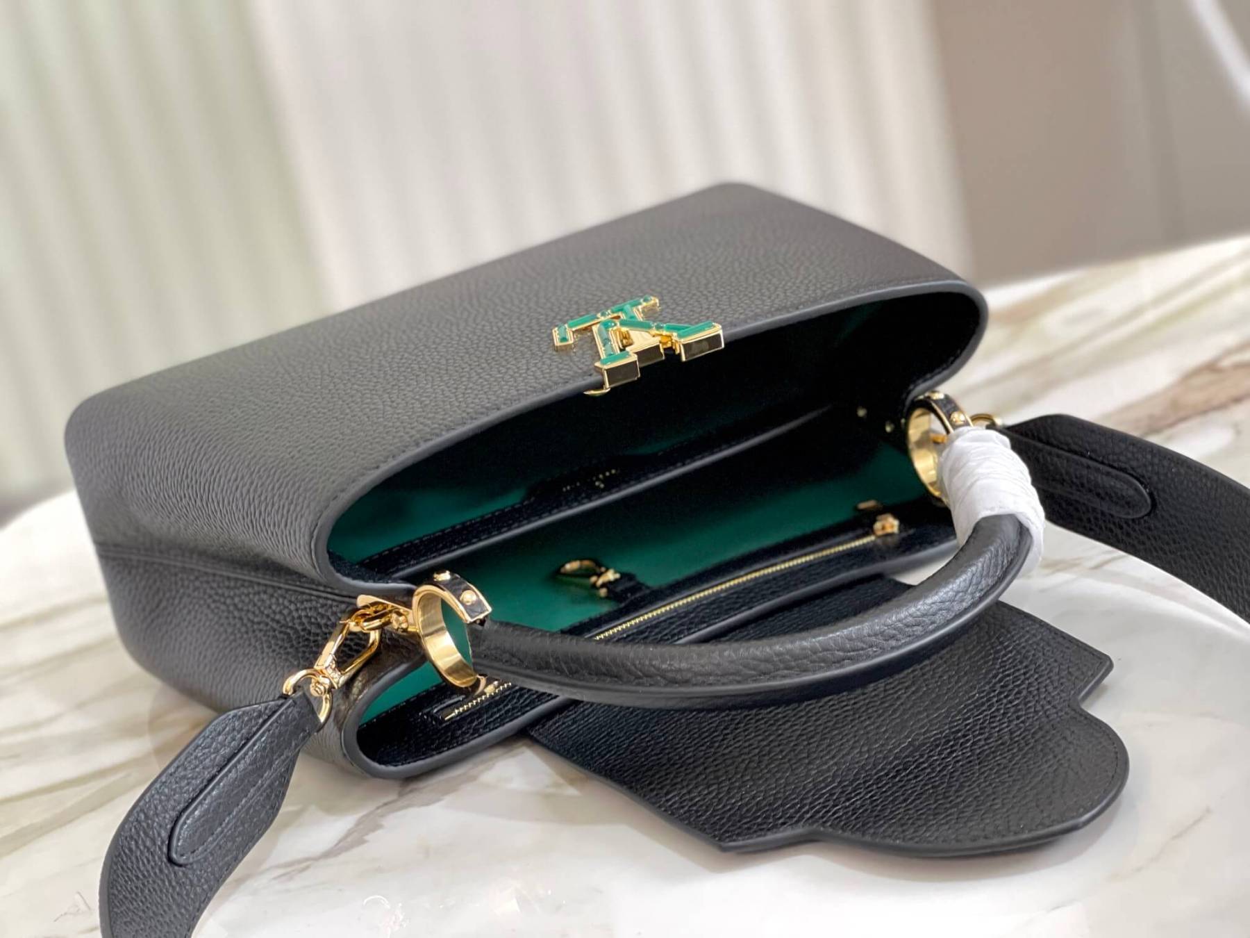 M59066 M48865 Capucines BB Shoulder Handbag black