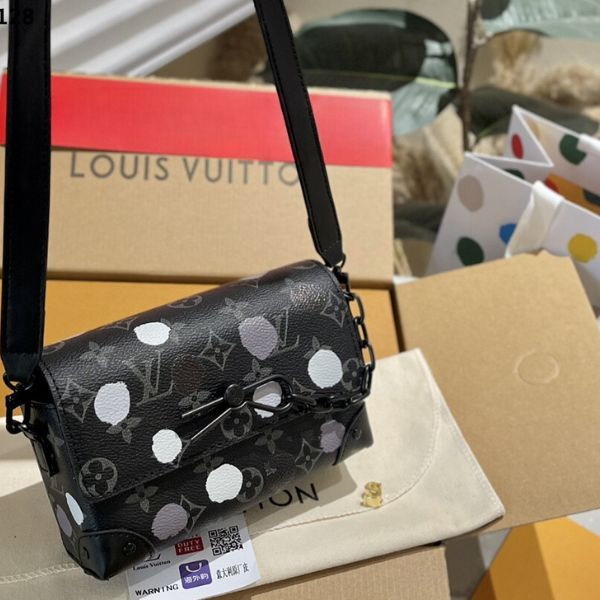 LV STEAMER MESSENGER TAURILLON MONOGRAM BLACK AND WHITE 20CM M23742
