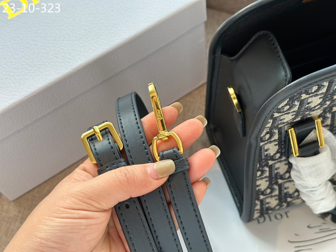 DOR SMALL BOSTON BAG BLACK 20CM M8671UBEQ M900