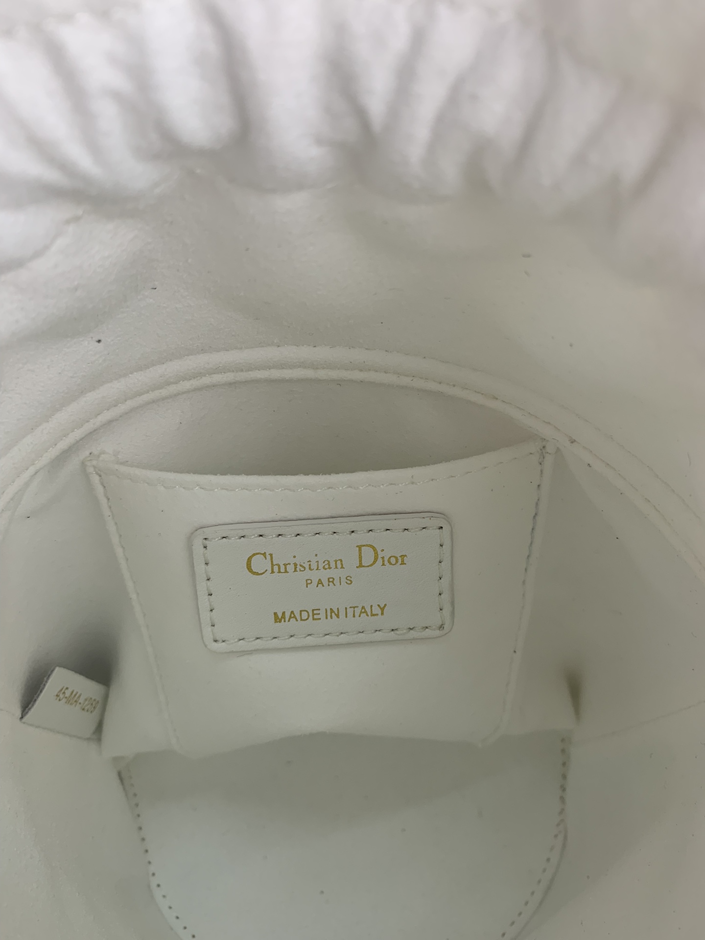 DOR SMALL DOR VIBE BUCKET BAG WHITE 18CM