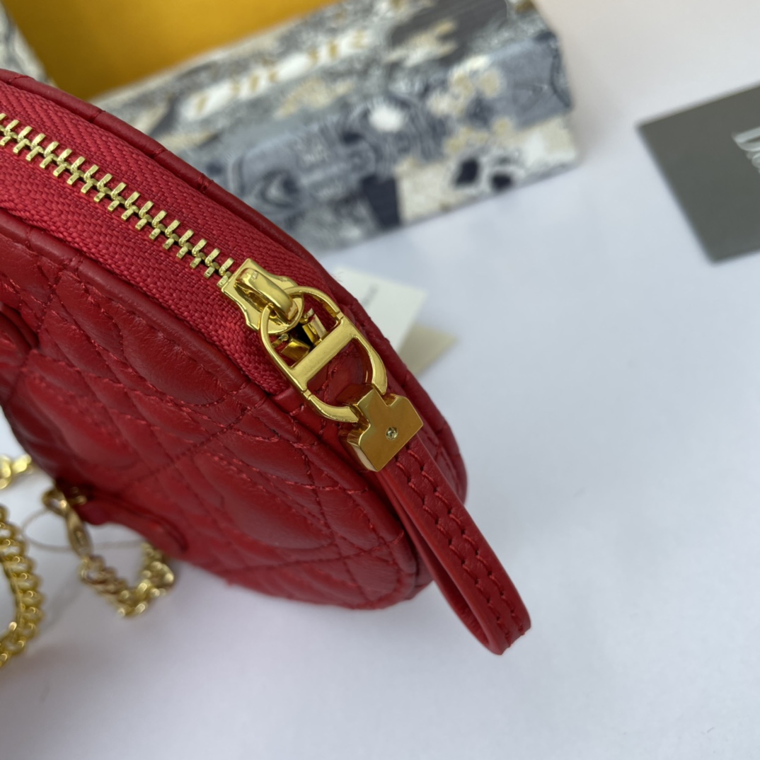 DOR CARO HEART POUCH WITH CHAIN RED S5097UNID M61R