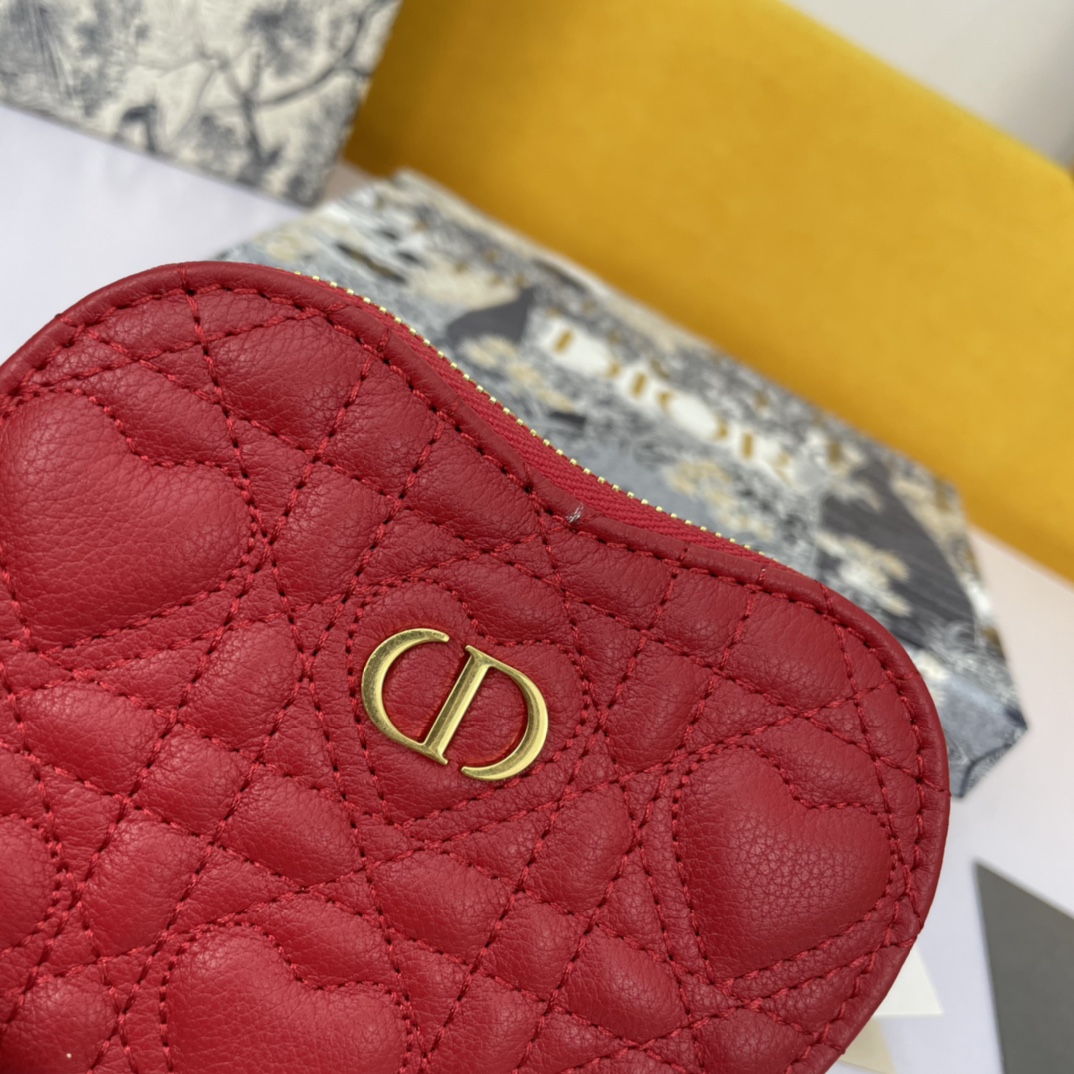 DOR CARO HEART POUCH WITH CHAIN RED S5097UNID M61R