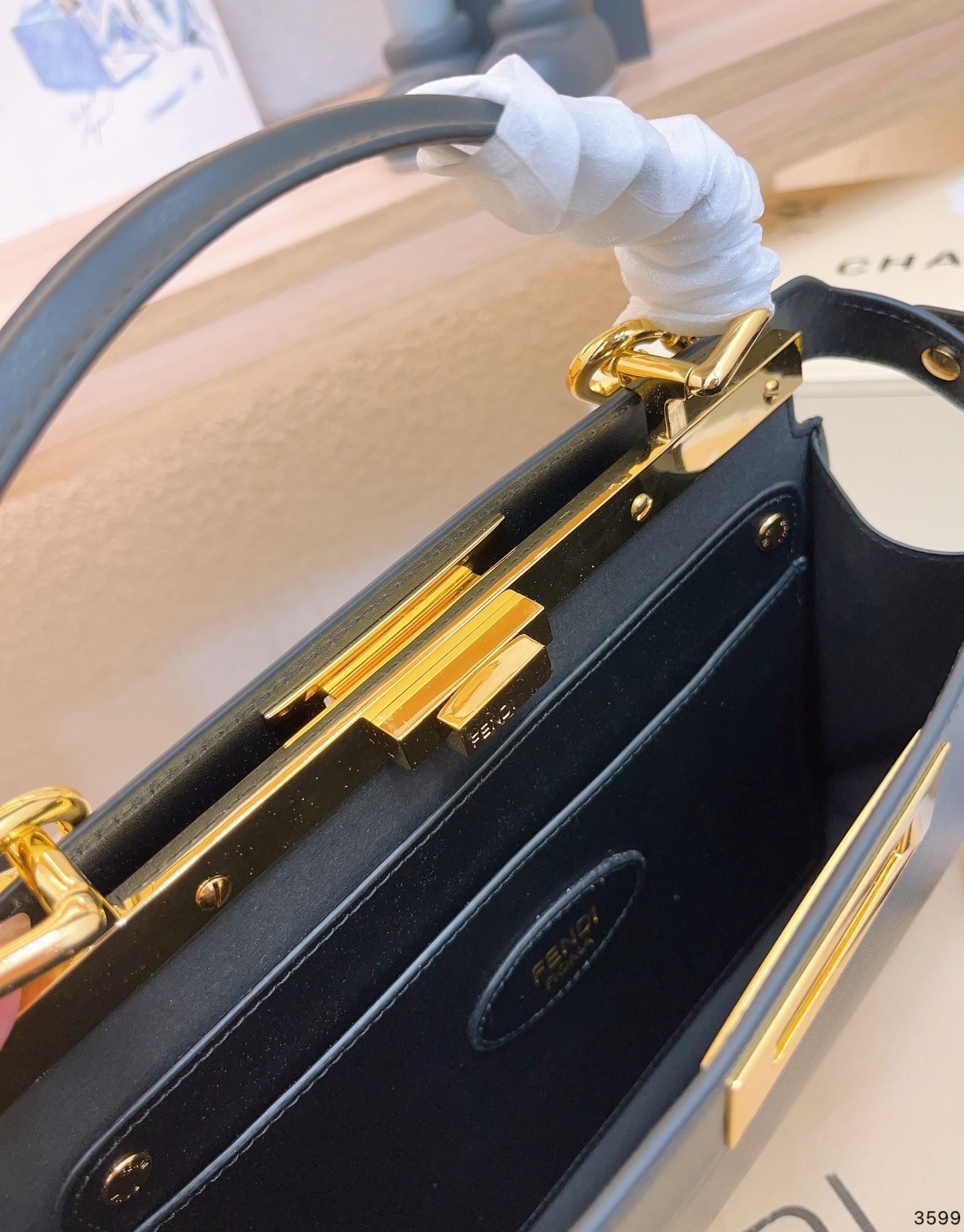 FD PEEKABOO ISEEU PETITE BLACK 32CM