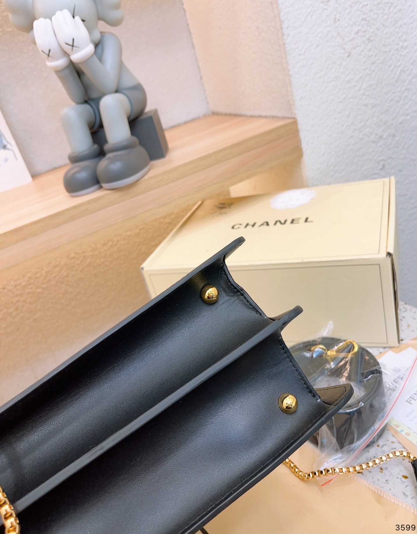 FD PEEKABOO ISEEU PETITE BLACK 32CM