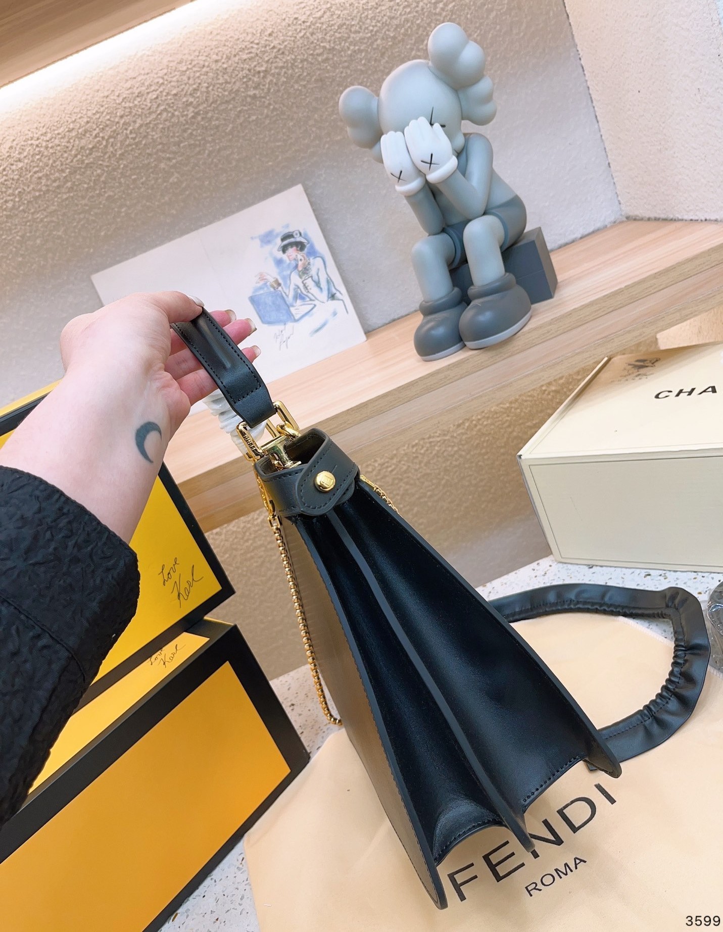 FD PEEKABOO ISEEU PETITE BLACK 32CM