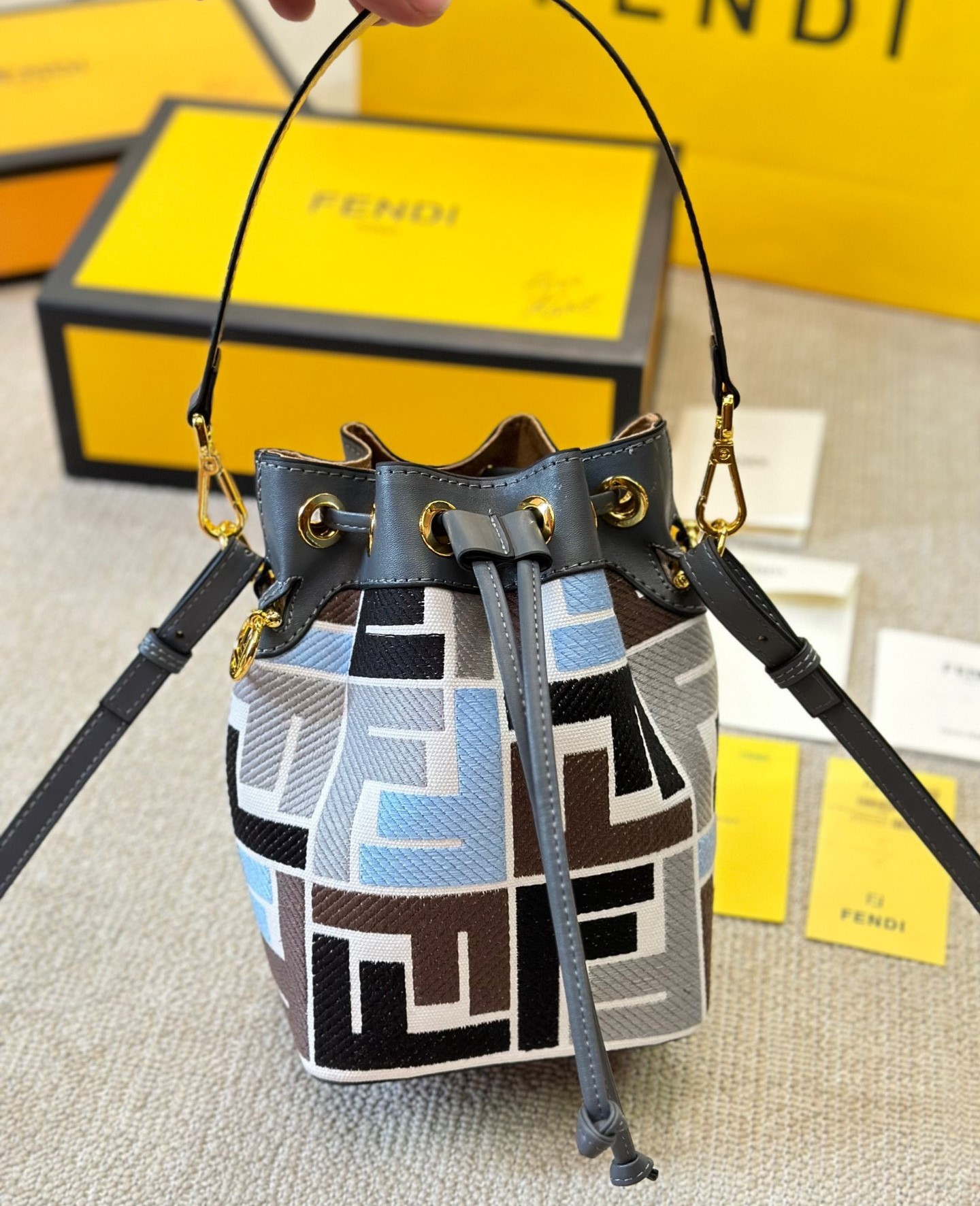 FD MON TRESOR MULTICOLOR CANVAS MINI BAG WITH FF EMBROIDERY 22CM 8BS010ARC3F1OPK