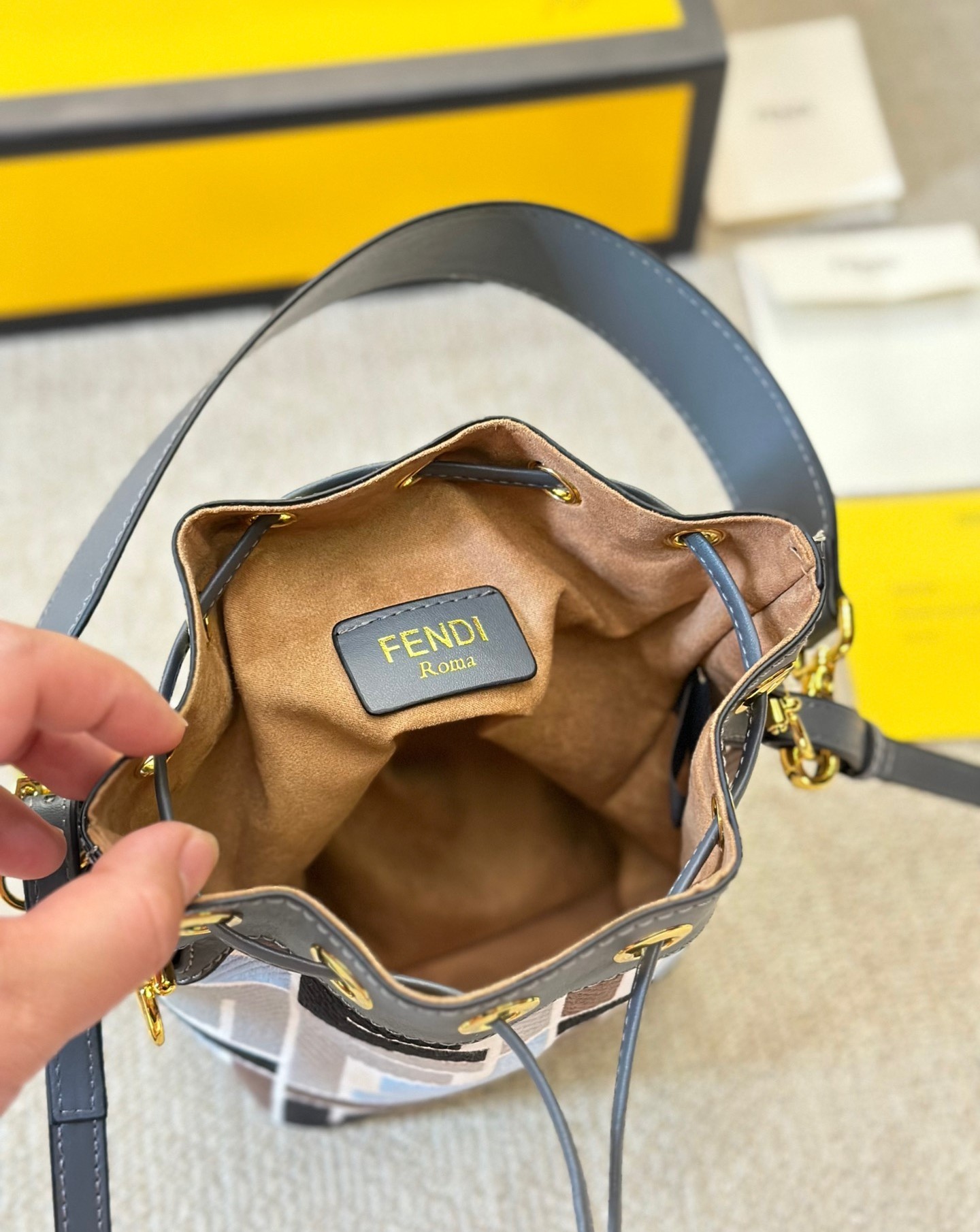 FD MON TRESOR MULTICOLOR CANVAS MINI BAG WITH FF EMBROIDERY 22CM 8BS010ARC3F1OPK