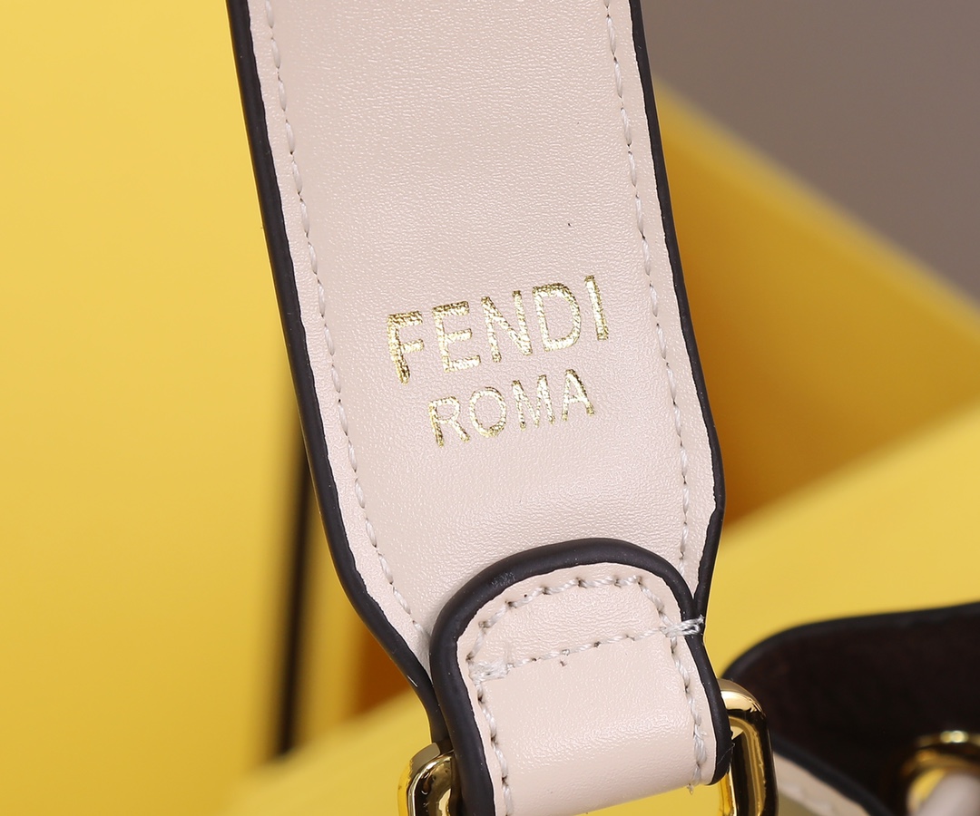 FD SMALL MON TRESOR BUCKET BAG IN CREAM FF 18CM 8BS010A659F13VK