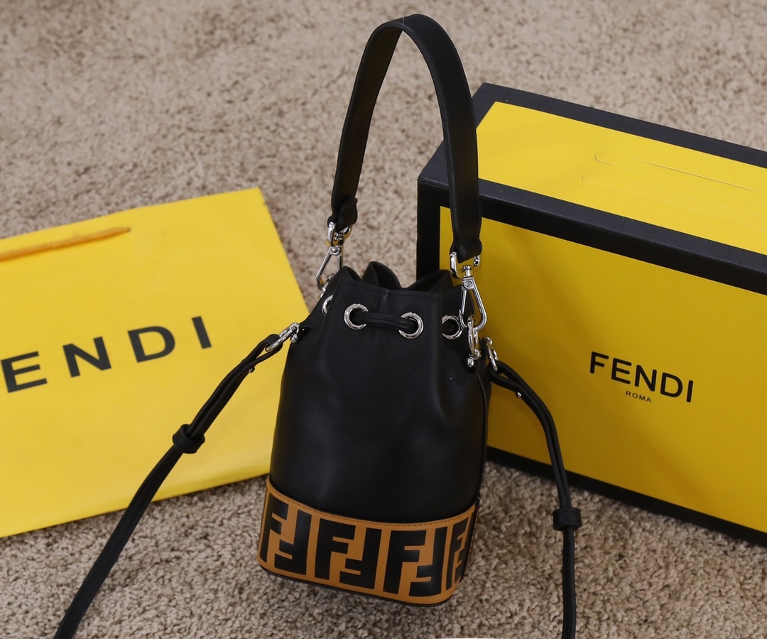 FD SMALL MON TRESOR BUCKET BAG IN BROWN AND BLACK  18CM