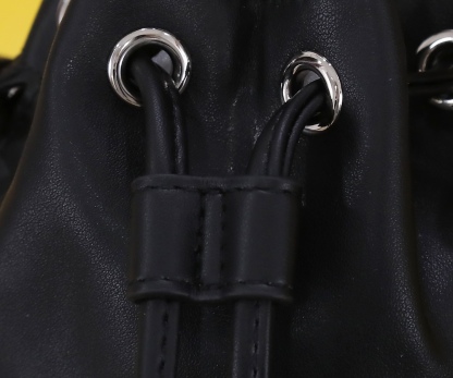 FD SMALL MON TRESOR BUCKET BAG IN BROWN AND BLACK  18CM