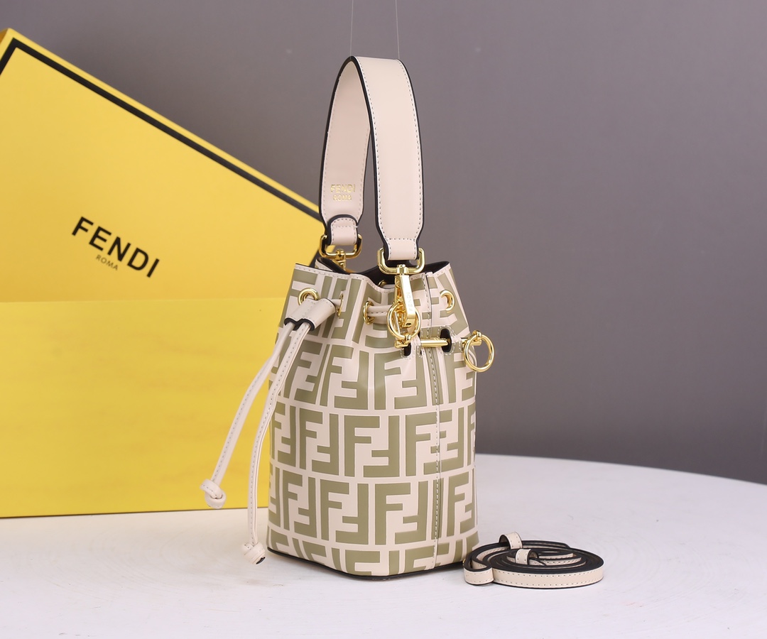 FD SMALL MON TRESOR BUCKET BAG IN CREAM FF 18CM 8BS010A659F13VK