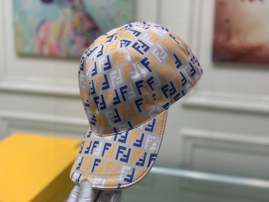 FD FF MOTIF MULTICOLOR CAP BEIGE