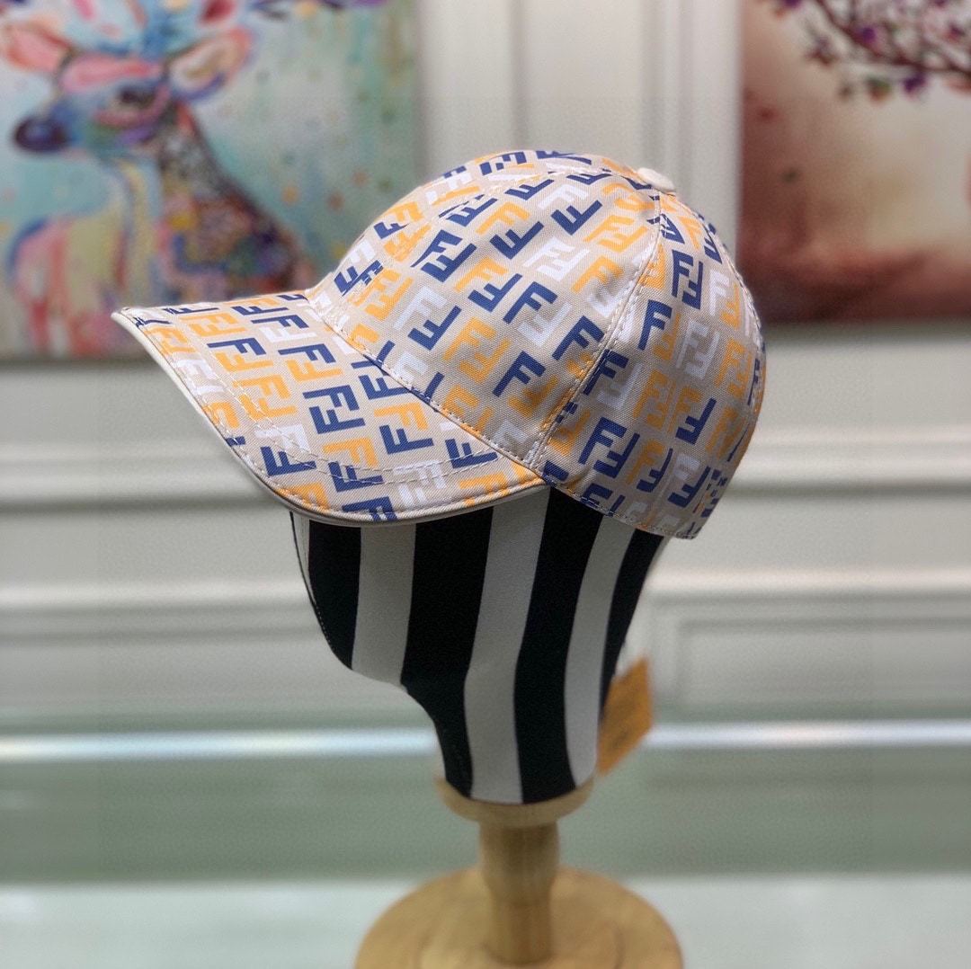 FD FF MOTIF MULTICOLOR CAP BEIGE