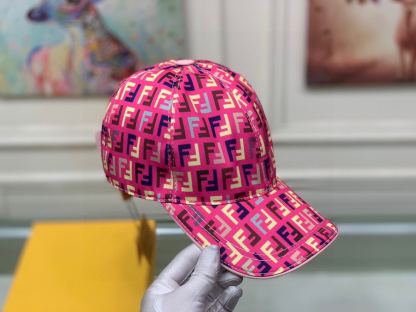 FD FF MOTIF MULTICOLOR CAP PINK