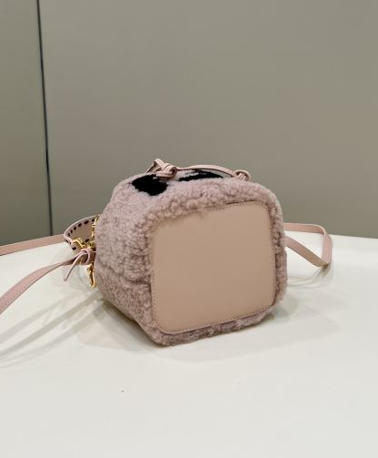 FD MON TRESOR FD BUCKET BAG IN SHEEPSKIN WITH FF LOGO PINK