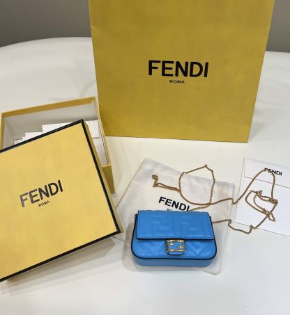 FD NANO BAGUETTE CHARM BLUE 10CM