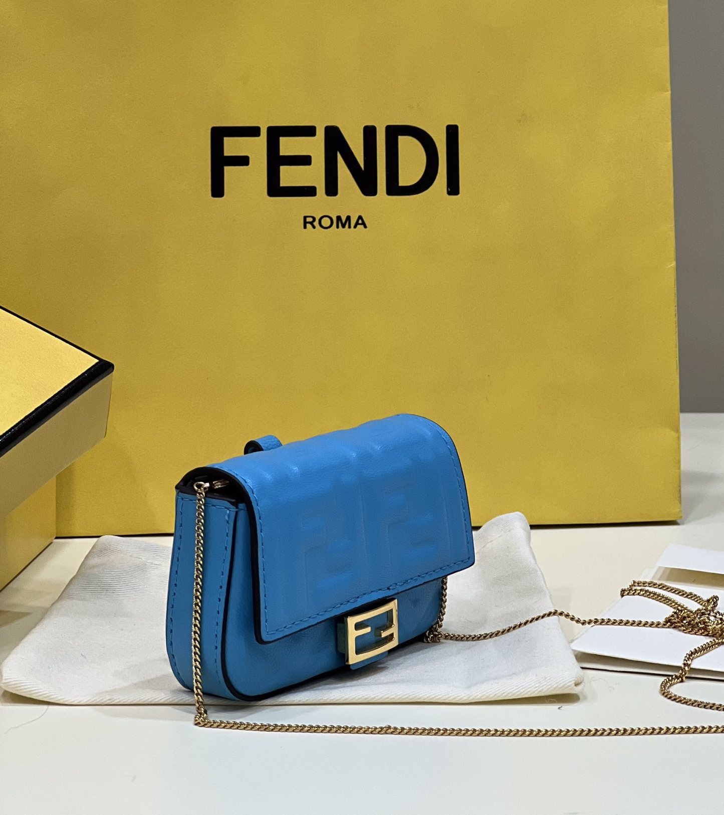 FD NANO BAGUETTE CHARM BLUE 10CM