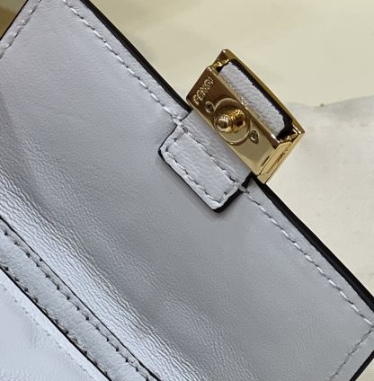 FD NANO BAGUETTE CHARM WHITE 10CM 7AR844AAJDF0QVL