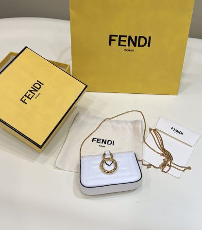 FD NANO BAGUETTE CHARM WHITE 10CM 7AR844AAJDF0QVL