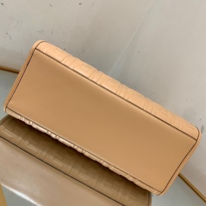 FD SUNSHINE MEDIUM LIGHT BEIGE LEATHER SHOPPER 35CM