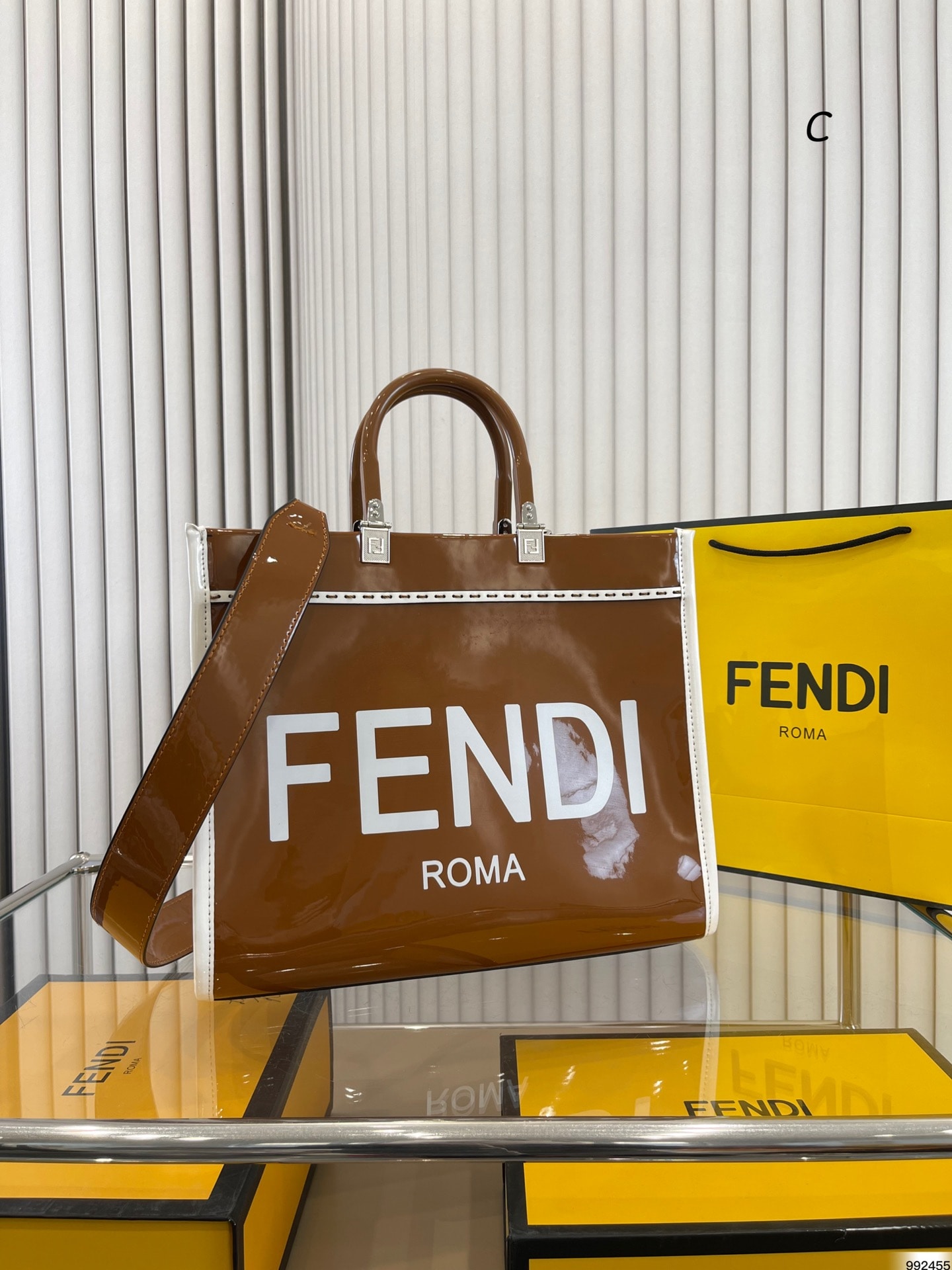 FD SUNSHINE MEDIUM CANVAS AND PATENT LEATHER SHOPPER BAG BROWN 8BH386ANT7F1LG2