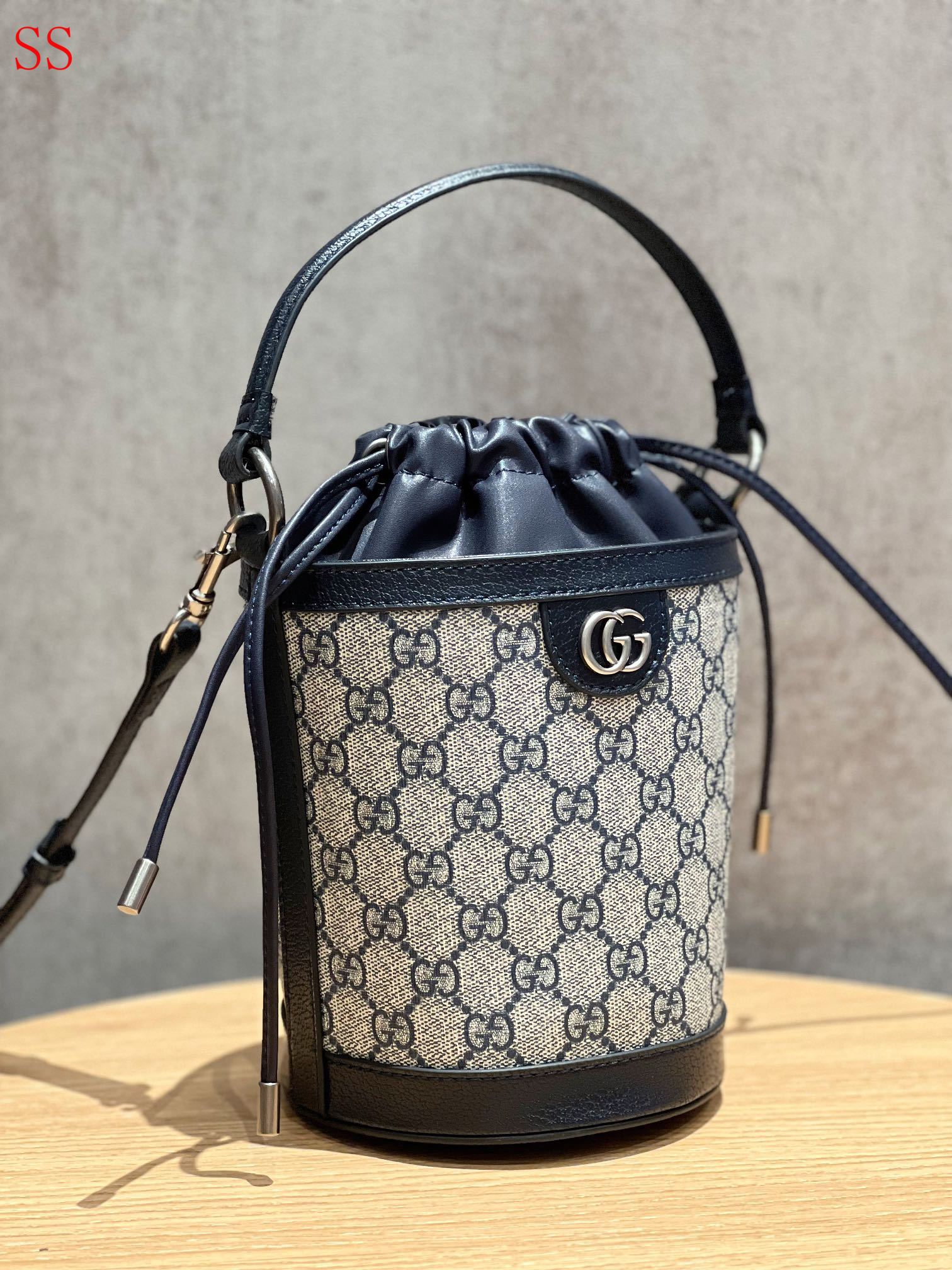 GG OPHIDIA BUCKET BAG BLACK 20CM