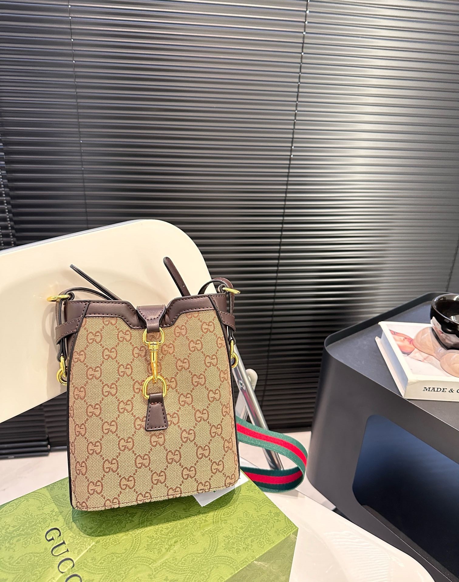 GG ORIGINAL GG SMALL BUCKET BAG BEIGE AND EBONY 19CM 782919 FADAC 9762