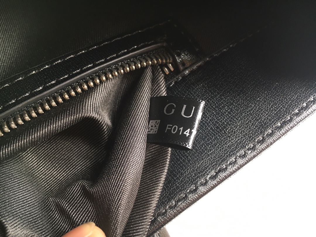 GG MEDIUM TOTE BAG WITH INTERLOCKING G 31CM BLACK 674148 92THN 1000