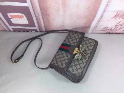 GG QUEEN MARGARET GG SUPREME MEDIUM SHOULDER BAG BROWN 27CM 524356