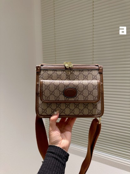 GG MESSENGER BAG WITH INTERLOCKING G BROWN 21CM 674164 92THN 100