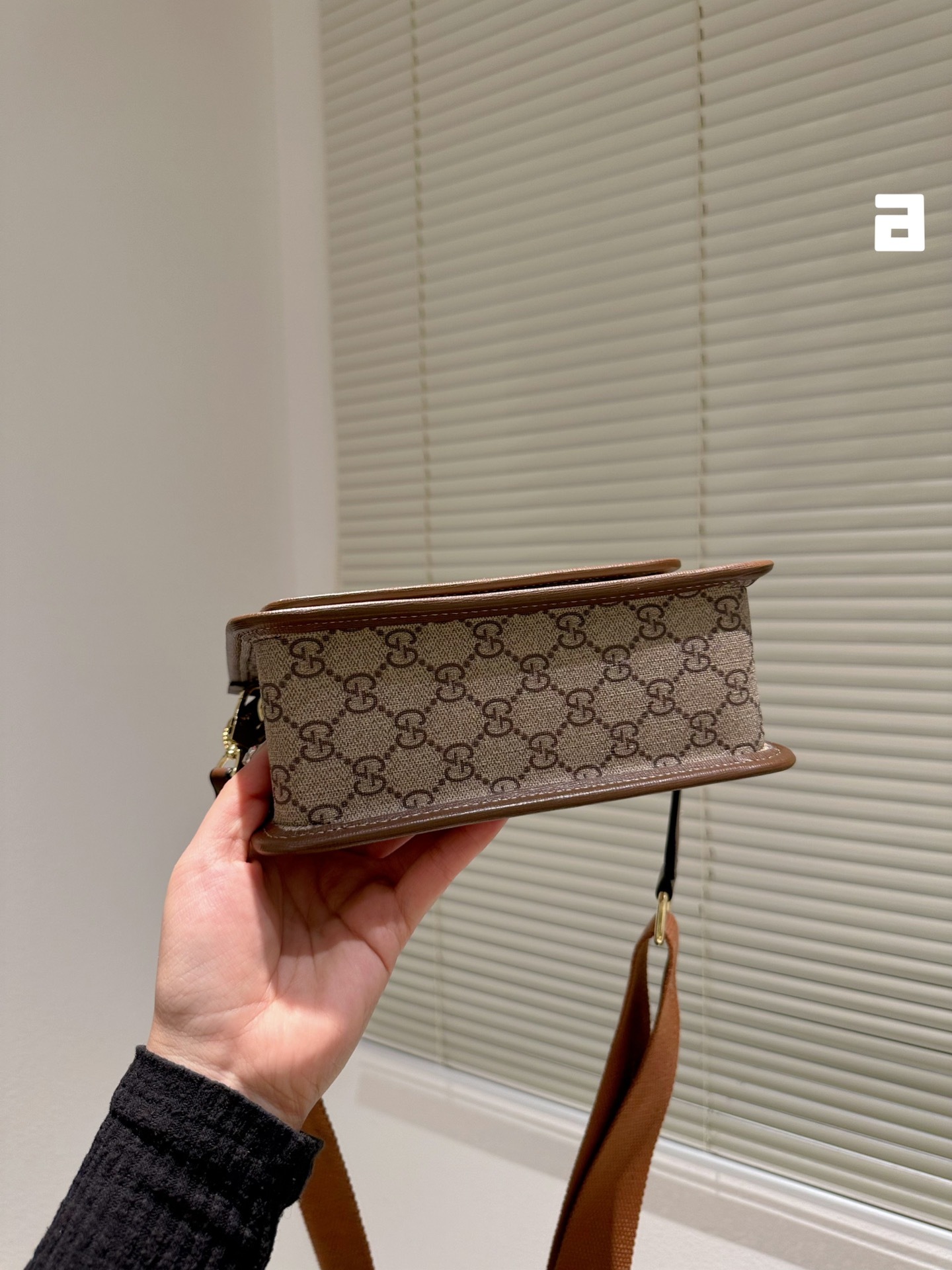 GG MESSENGER BAG WITH INTERLOCKING G BROWN 21CM 674164 92THN 100