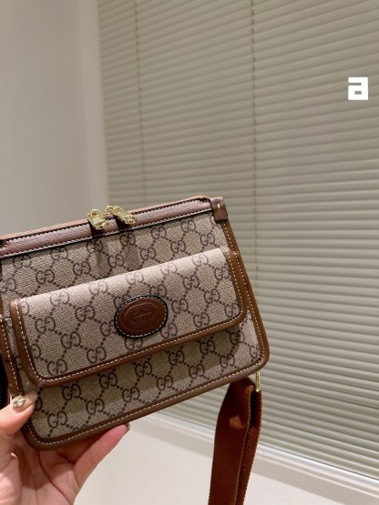 GG MESSENGER BAG WITH INTERLOCKING G BROWN 21CM 674164 92THN 100