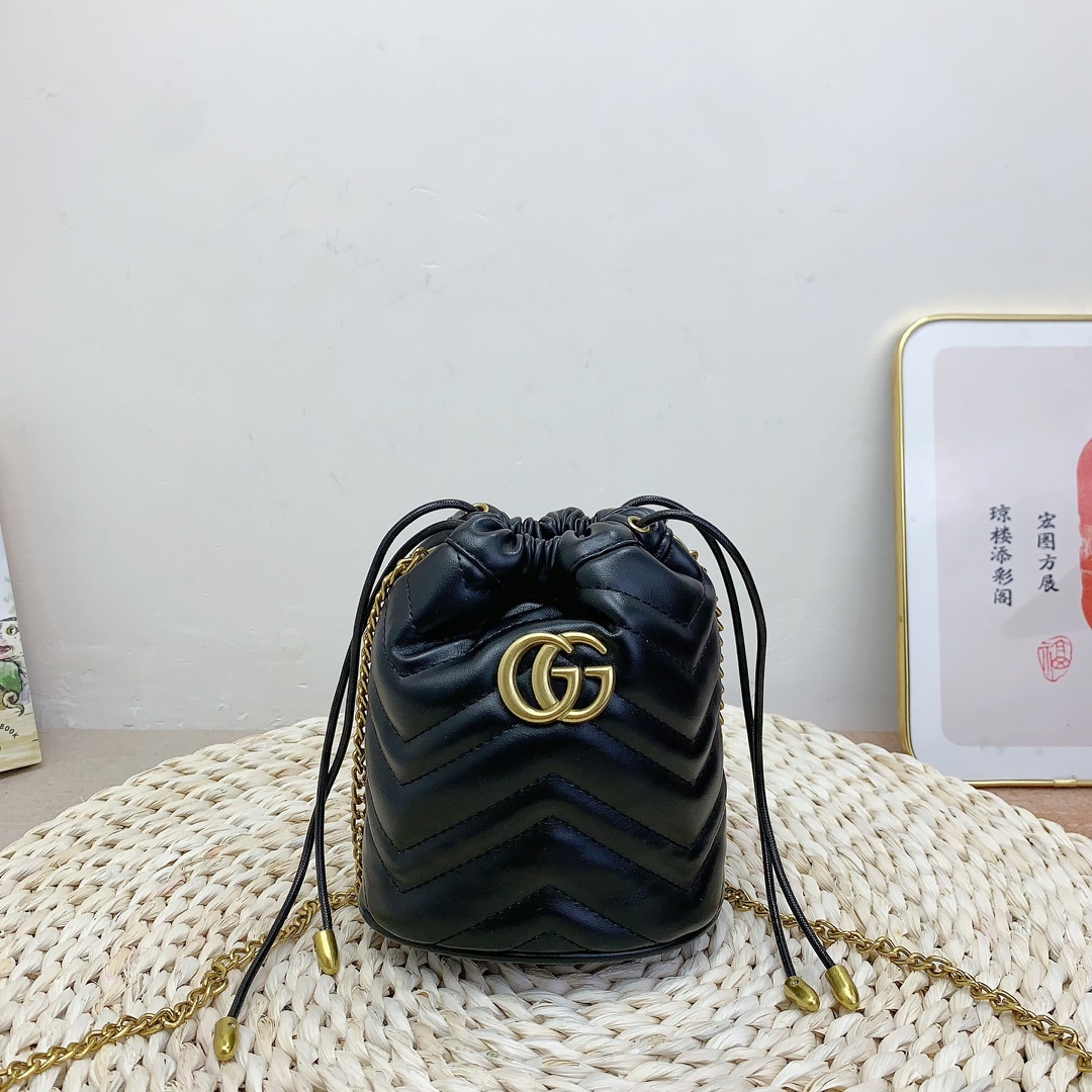 GG GG MARMONT MATELASSÉ CHEVRON MINI BUCKET BAG BLACK 15CM ‎575163 DTDRT 1000