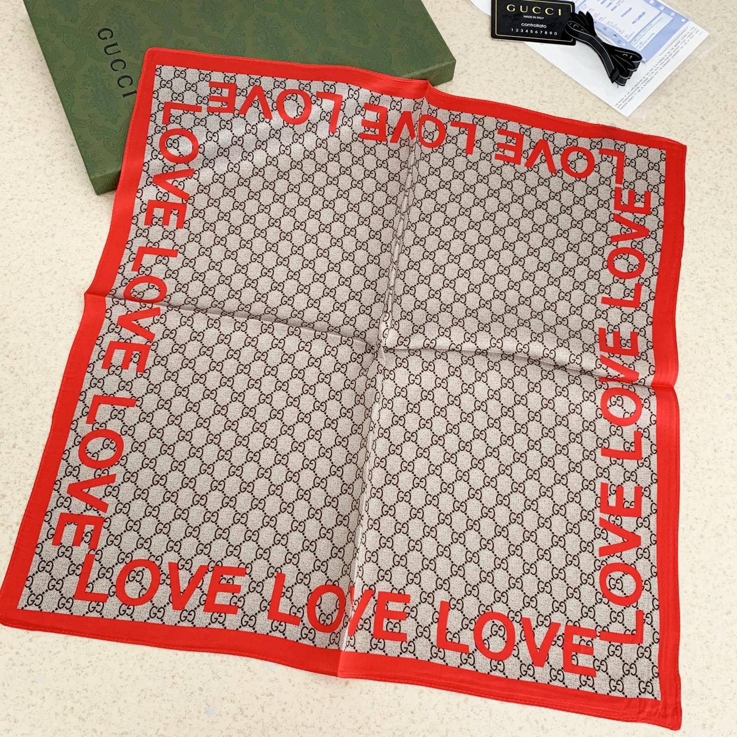 GG WOMEN'S NATURAL GG LOVE SILK SCARF RED