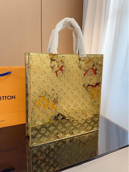 LV SAC PLAT TOTE MONOGRAM MIROIR GOLD 36CM