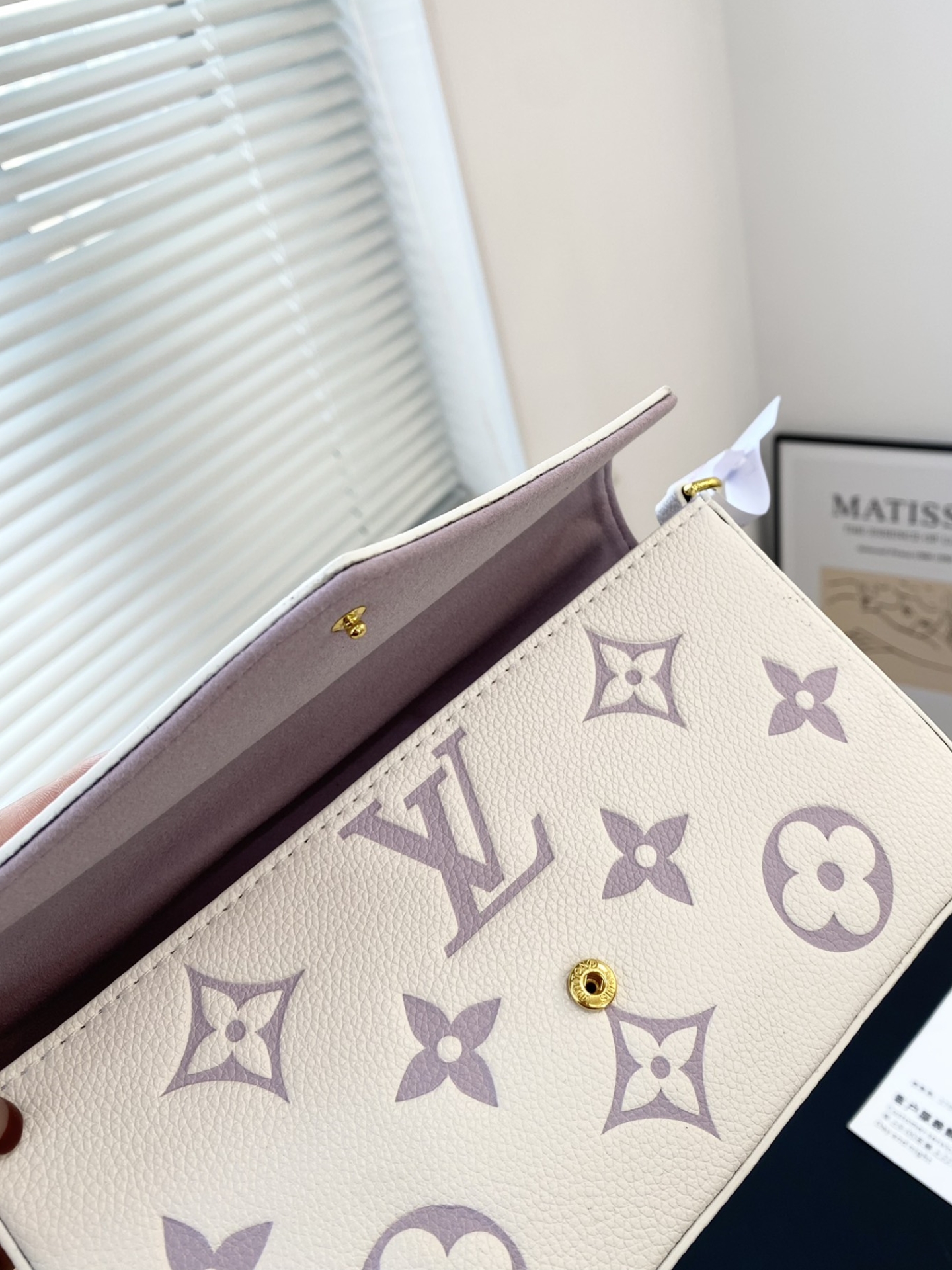 LV POCHETTE FELICIE BAG IN LATTE AND BUBBLE TEA 22CM