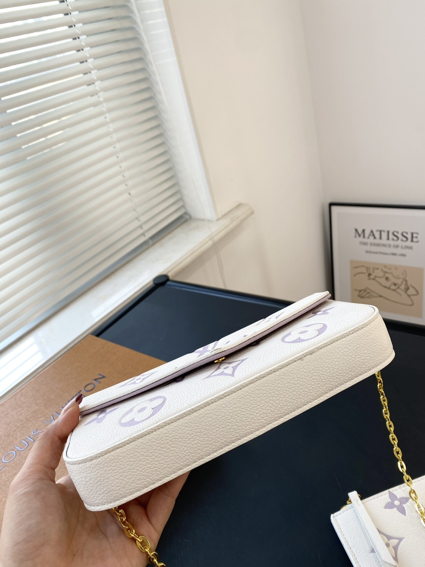 LV POCHETTE FELICIE BAG IN LATTE AND BUBBLE TEA 22CM