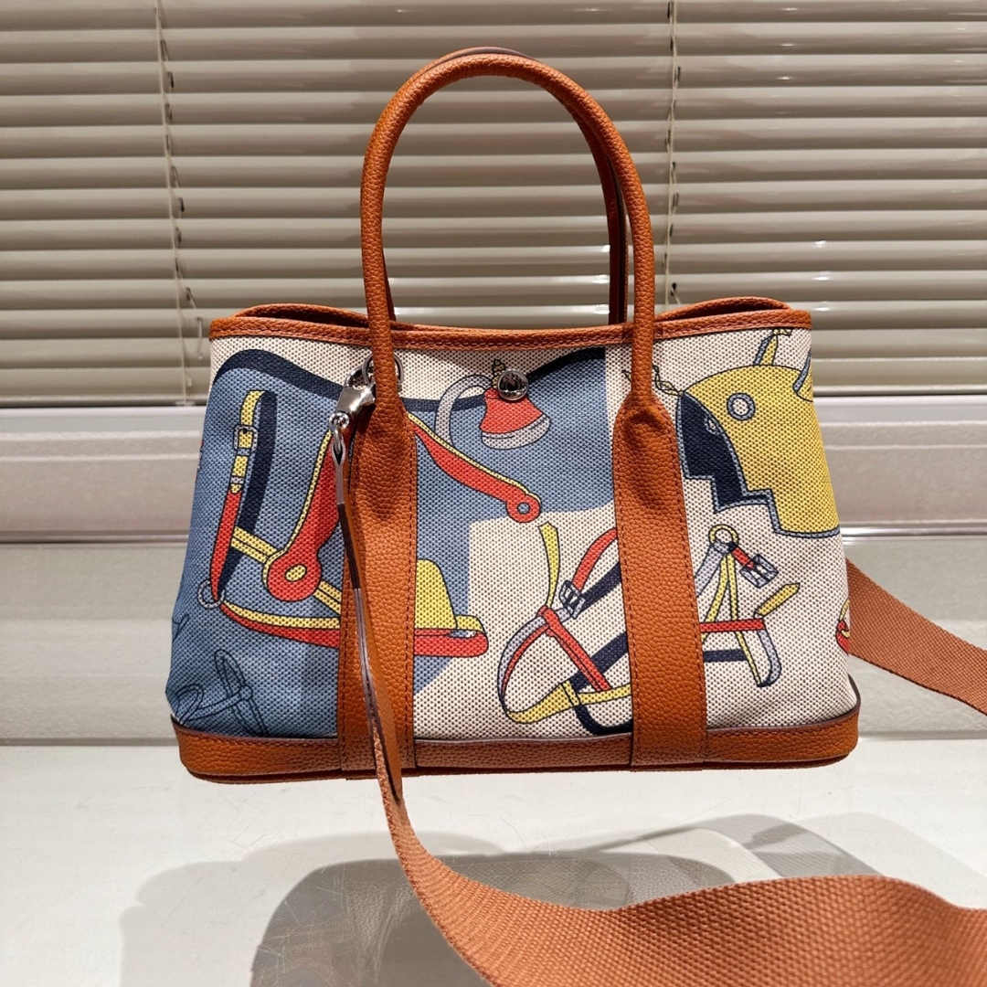 HM GARDEN PARTY LEATHER HANDBAG BLACK 30CM