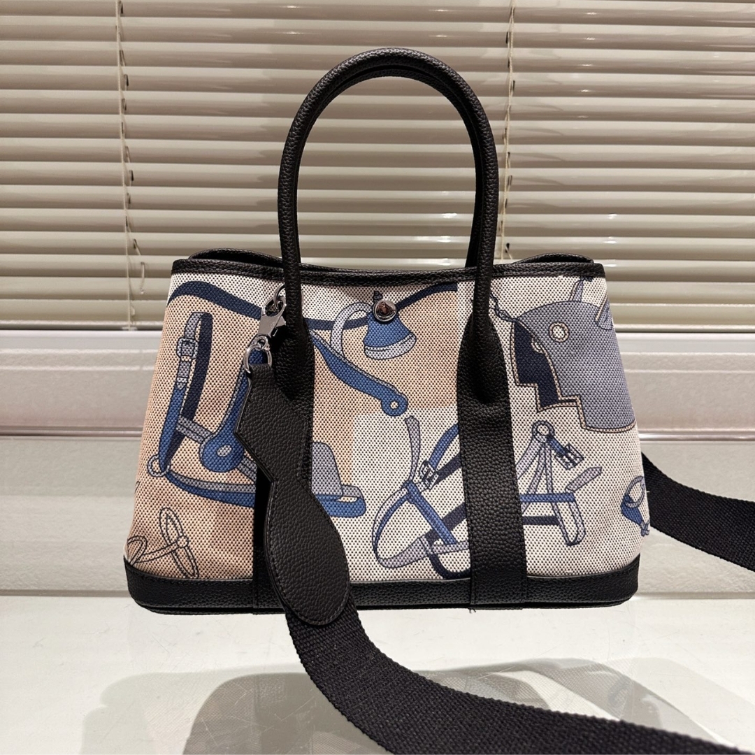 HM GARDEN PARTY LEATHER HANDBAG BLACK 30CM