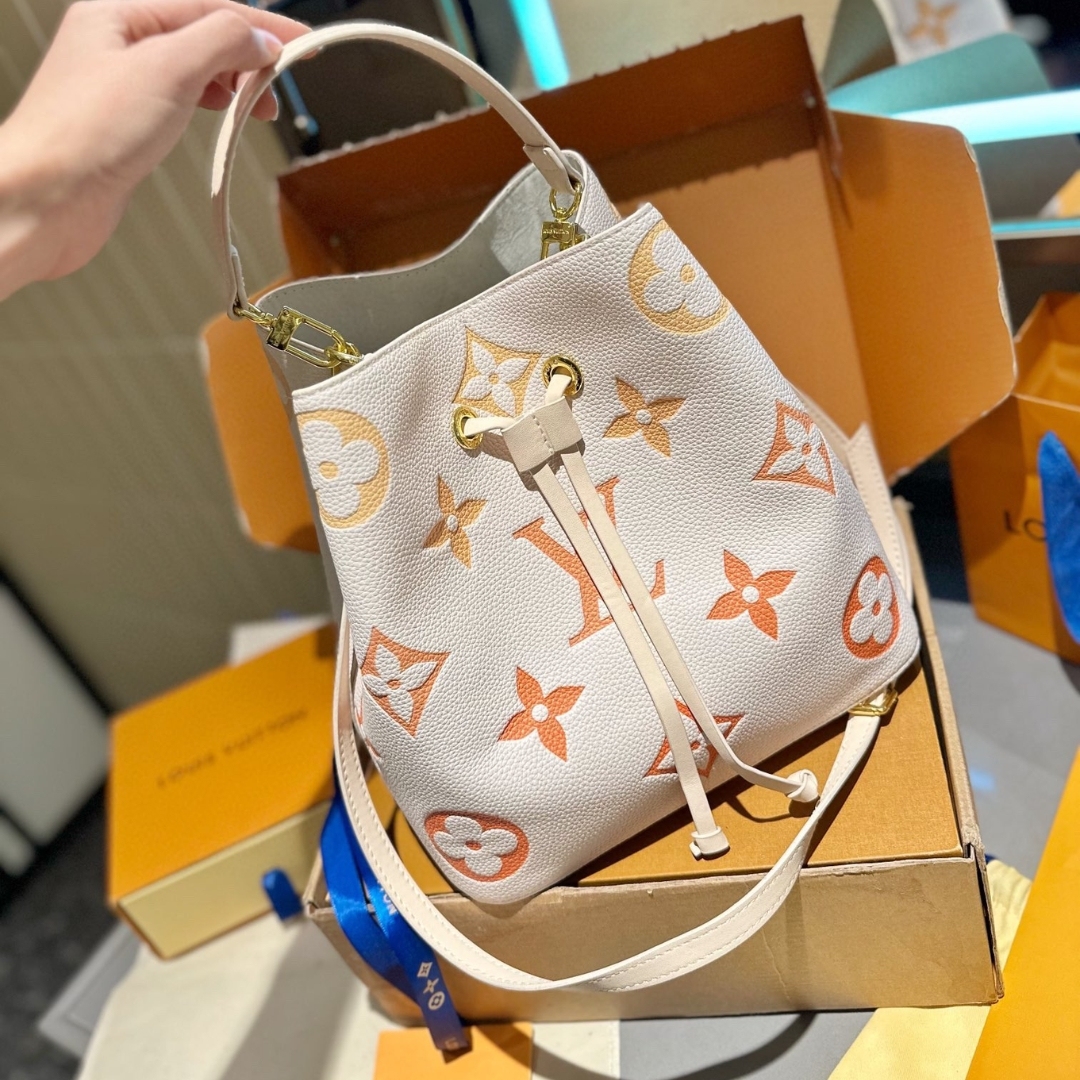 LV NÉONOÉ BB MONOGRAM BAG LATTE AND ORANGE 25CM