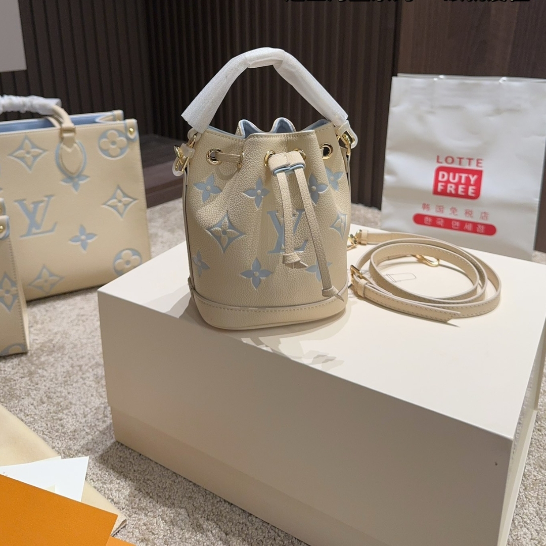 LV NANO NOÉ CANDY BLUE 13CM