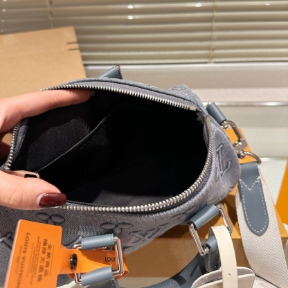 LV KEEPALL BANDOULIÈRE 25 MONOGRAM WASHED DENIM CANVAS 24CM M22762