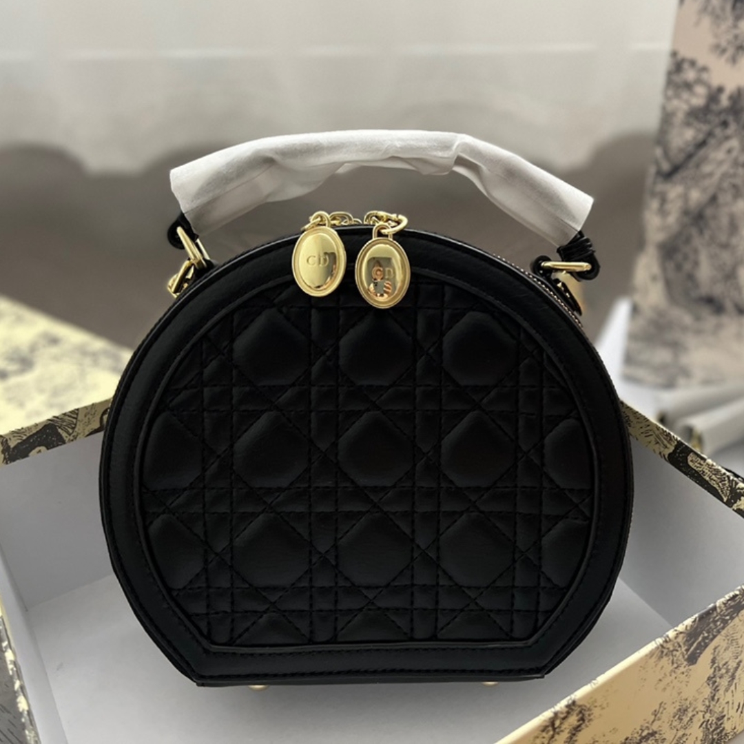 DOR CARO ROUND POUCH CROSS BAG GOLD HARDWARE BLACK 13CM