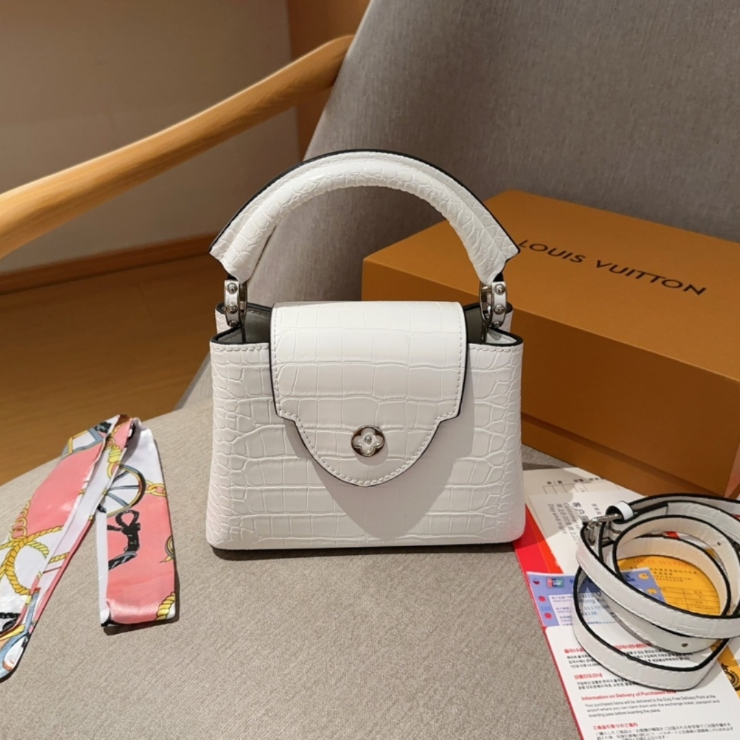 LV CAPUCINES MINI WHITE 21CM N93701