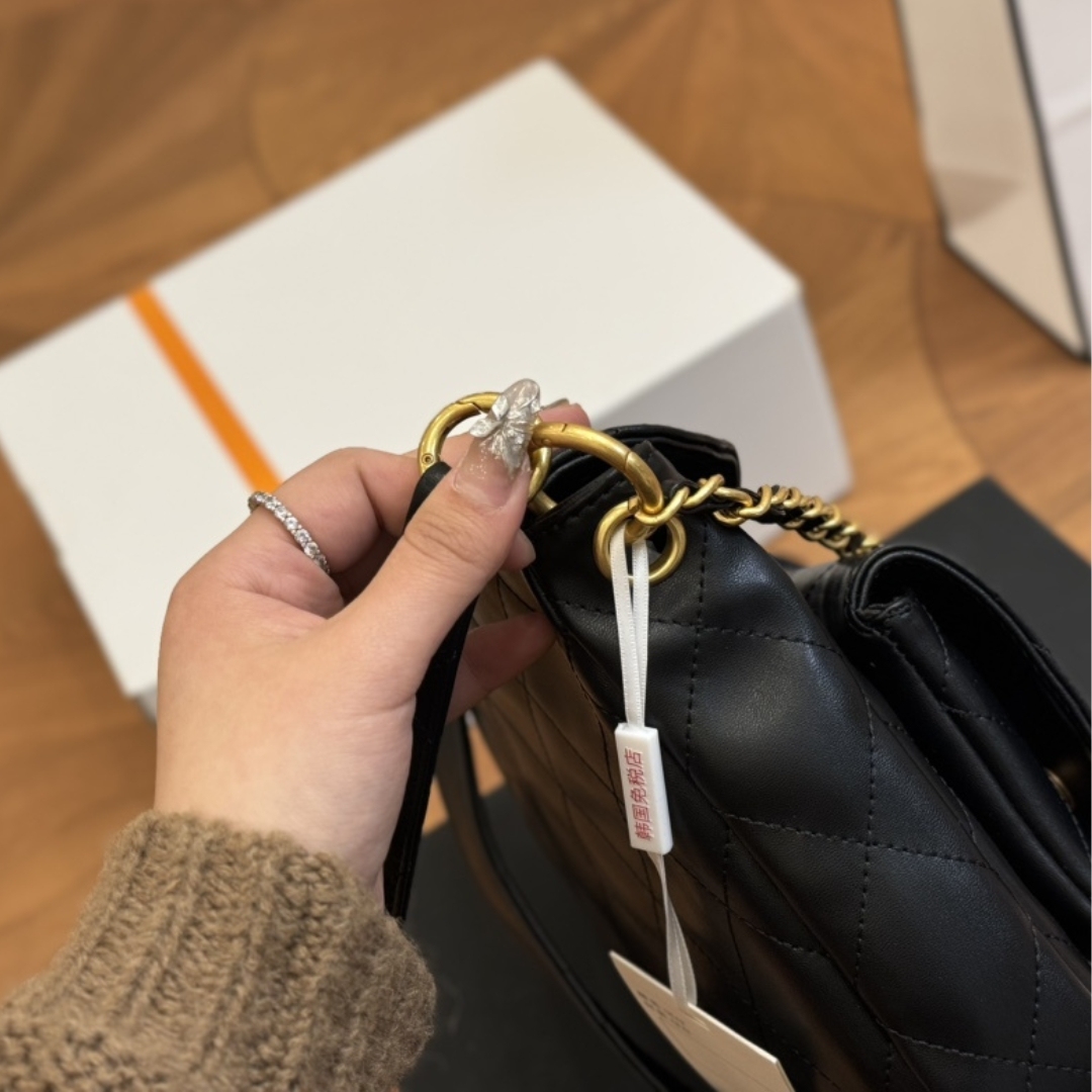 CC HOBO BAG GLOSSY CALFSKIN BLACK 25CM AS4668 B15543 94305