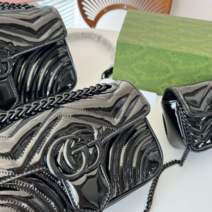 GG GG MARMONT PATENT SUPER MINI BAG BLACK PATENT 476433 AACDE 1000