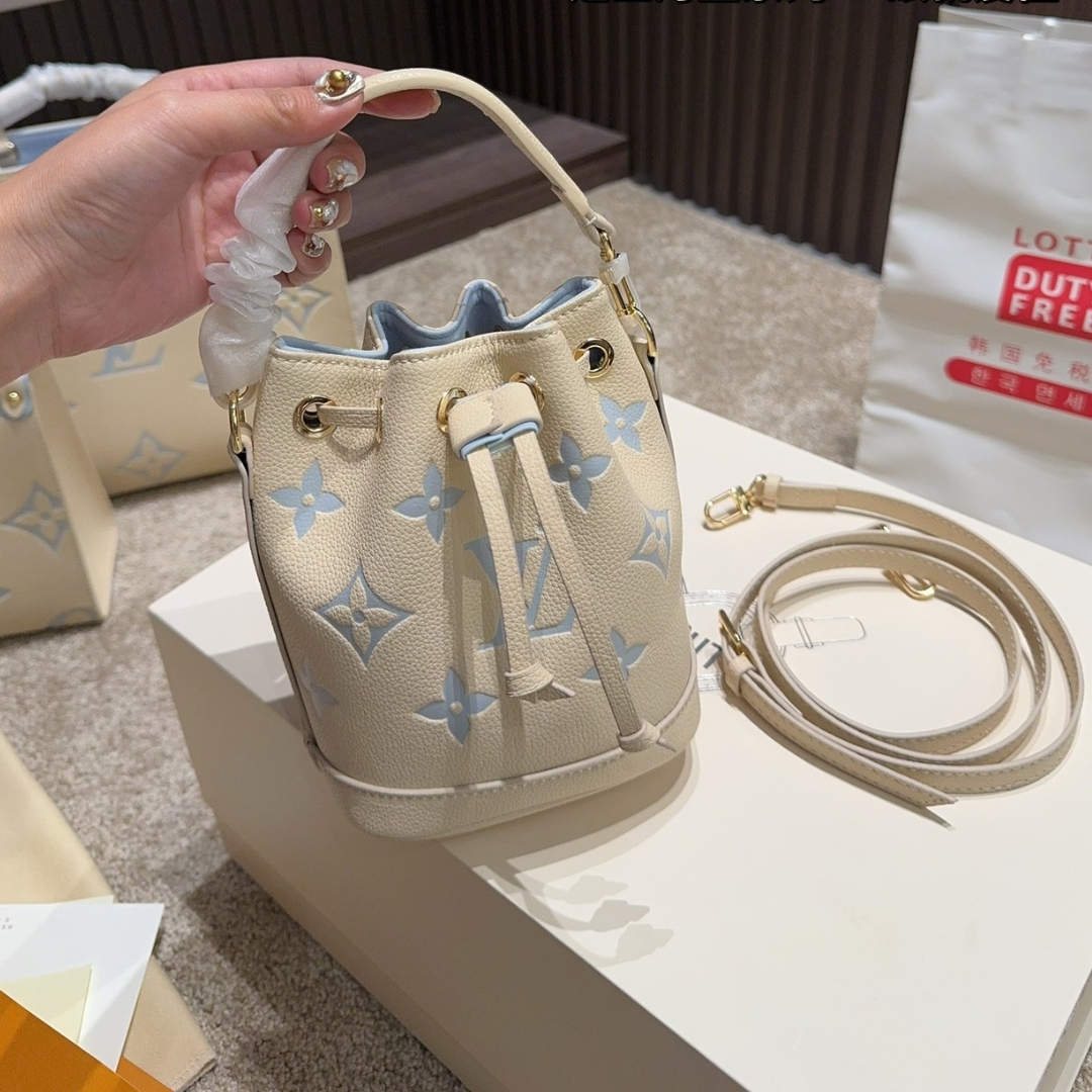 LV NANO NOÉ CANDY BLUE 13CM