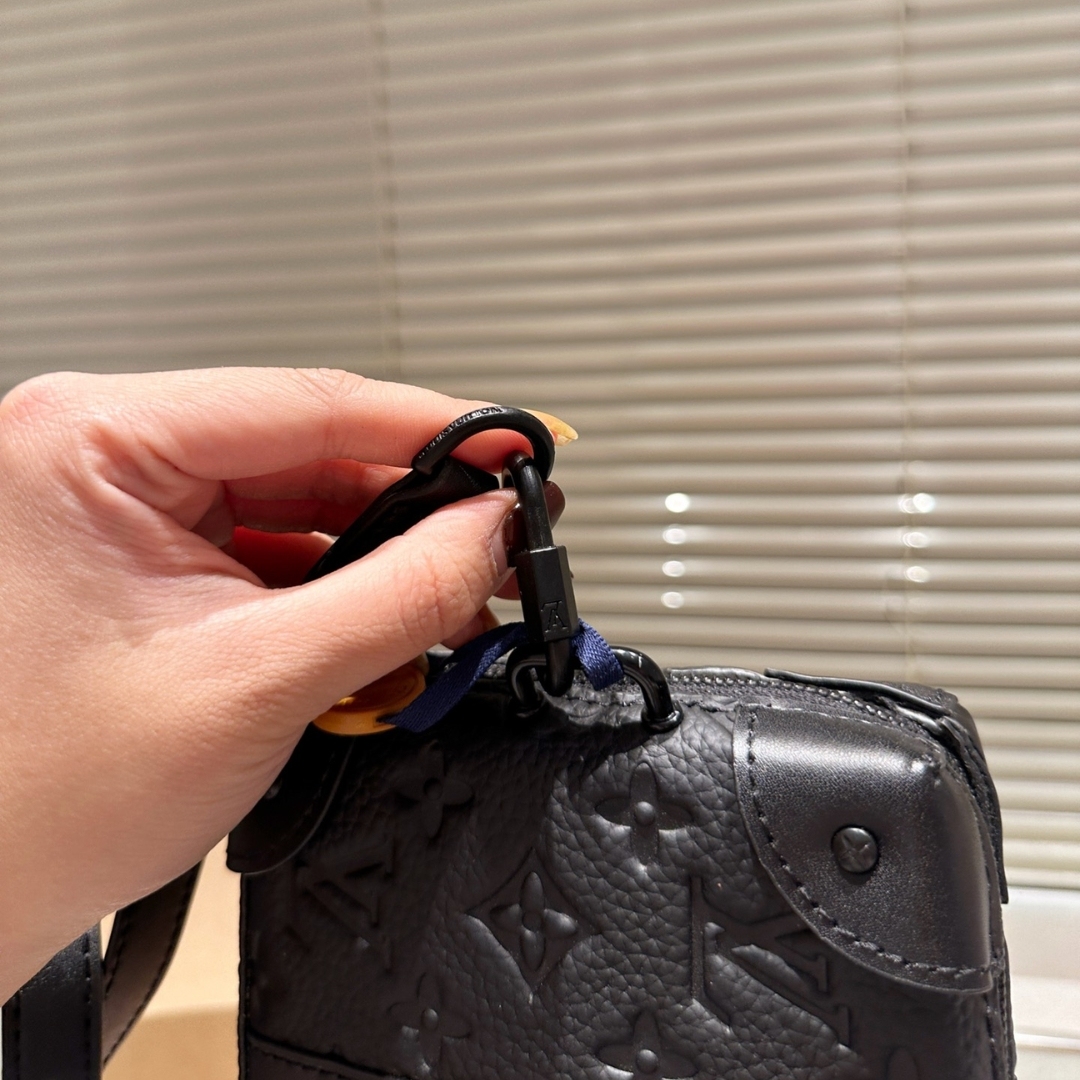 LV SOFT TRUNK WALLET MONOGRAM TAURILLON LEATHER BLACK 23CM M80224