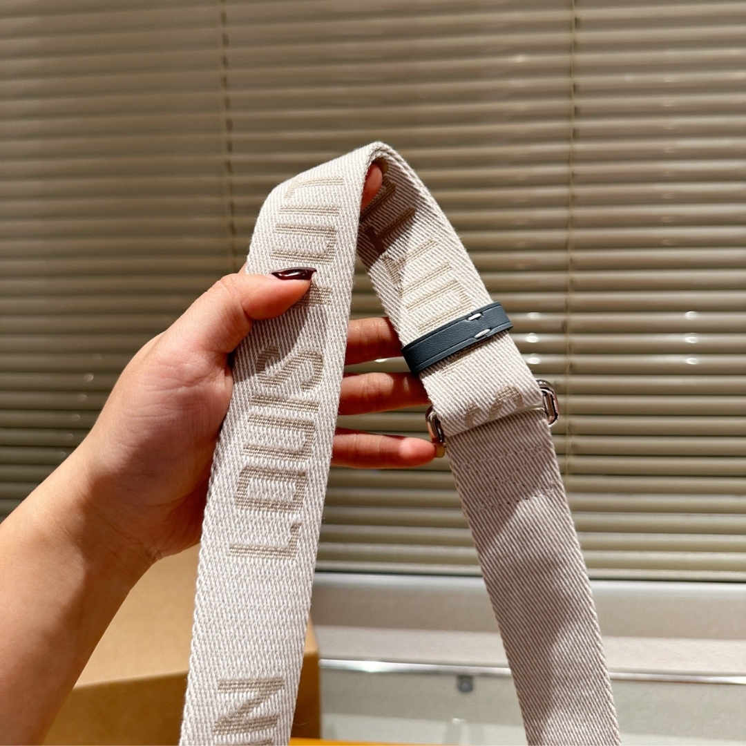 LV KEEPALL BANDOULIÈRE 25 MONOGRAM WASHED DENIM CANVAS 24CM M22762